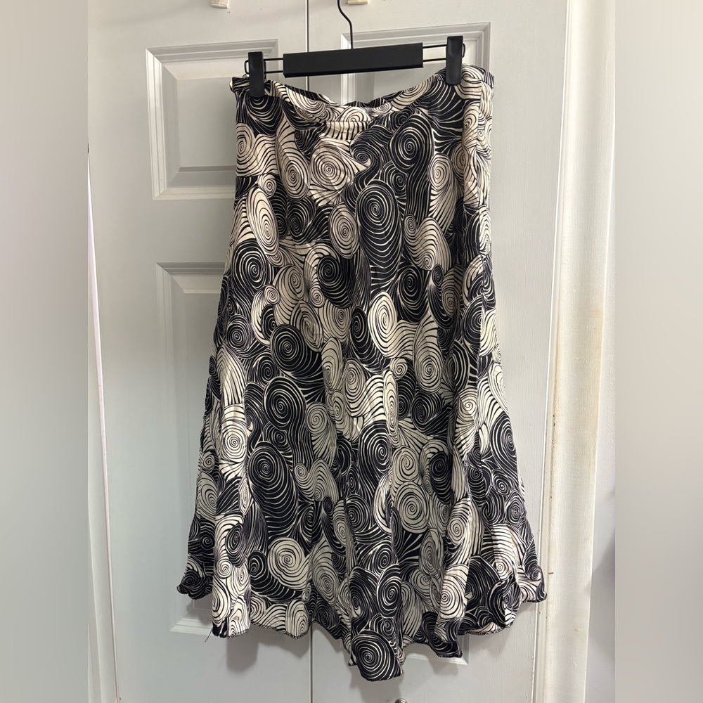 Geiger 100% silk skirt. Size EU42